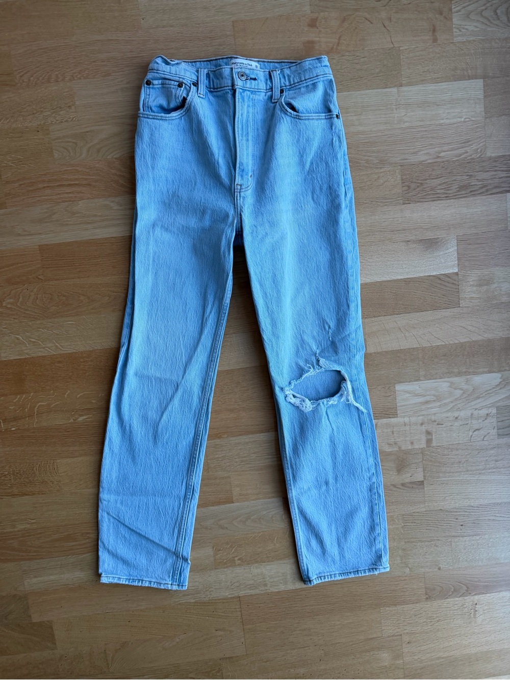 Abercrombie & Fitch Light Wash Straight Leg Jeans with Knee Rip